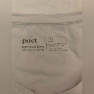 Pact organic long sleeve v neck medium
